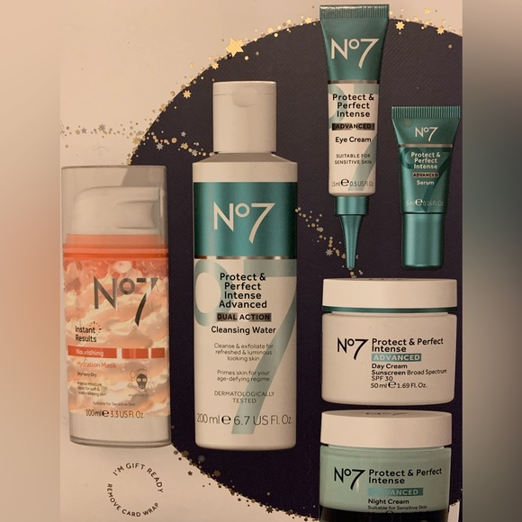 NO 7 THE ULTIMATE SKINCARE COLLECTION
